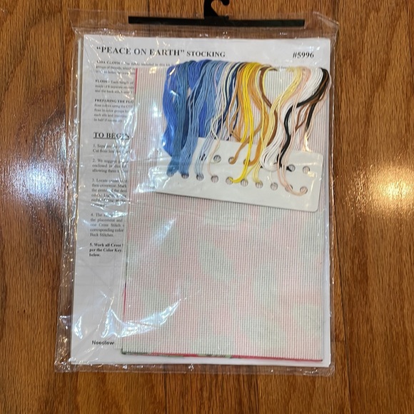 LAST CHANCE NIP Counted Cross Stitch Kit “Peace on Earth “ Marianne Savage - Picture 6 of 6